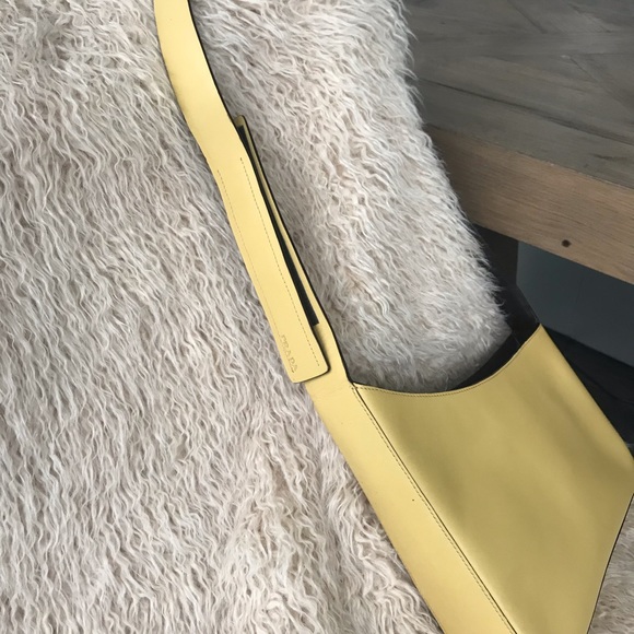 Prada Yellow leather handbag New - Picture 2 of 5